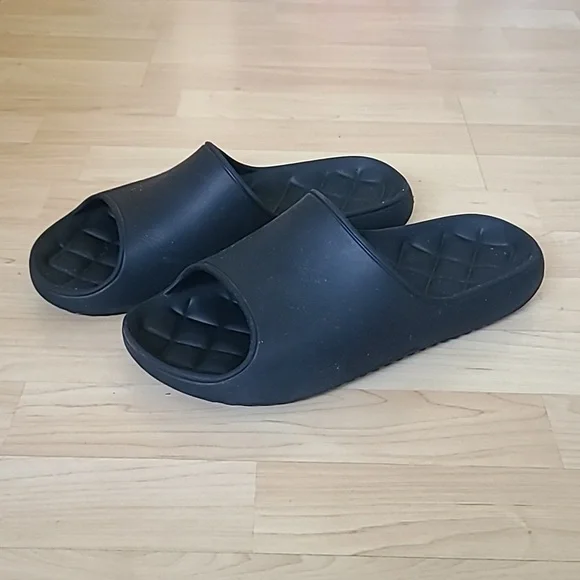 Goodfellow & Co | Shoes | Goodfellow Co Sandal Slide Color  display picture 2